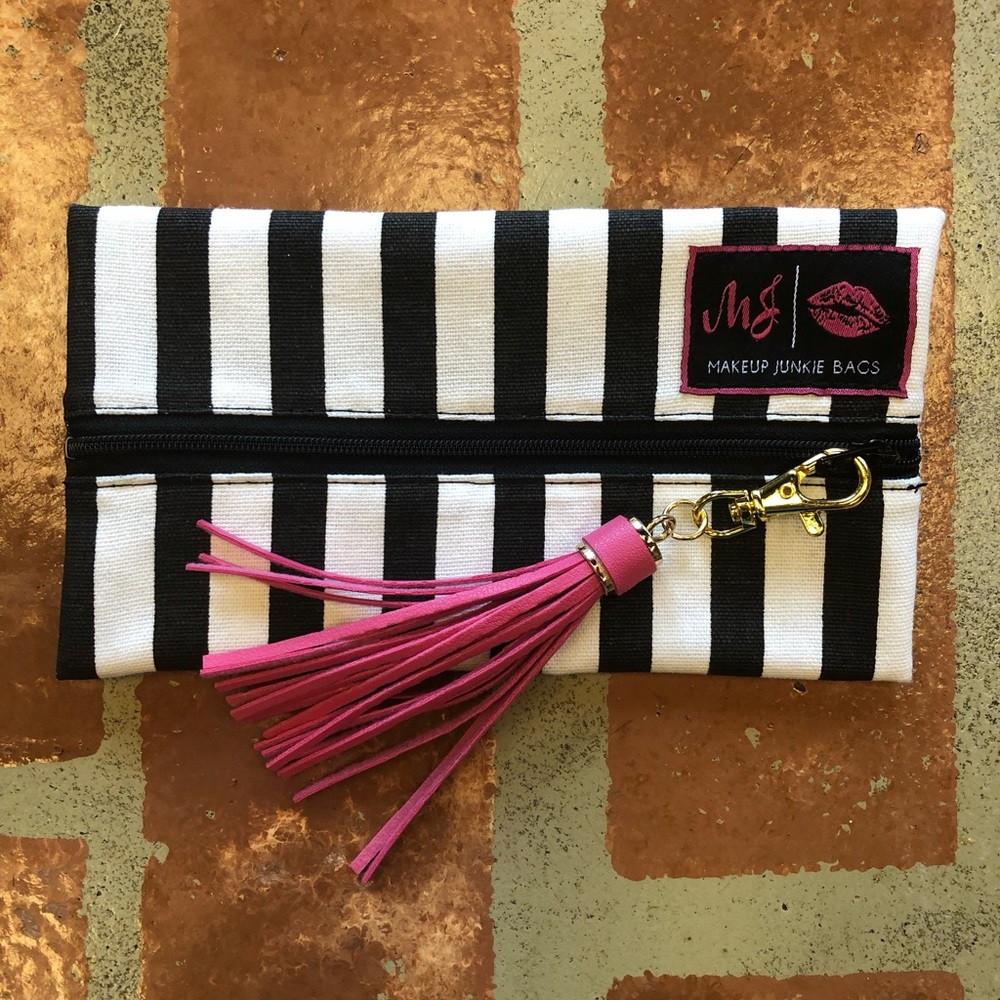 Glam stripe makeup junkie